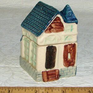 Vtg Stackable Cottage House-Shaped Salt & Pepper SHAKERS, Ceramic